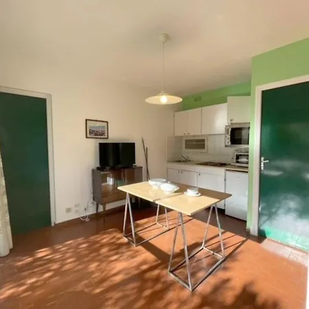 T2 Calme Avec Terrasse, Parking, A 200m De La - - Fr-1-529-118 *